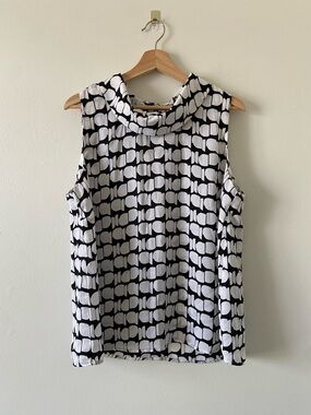 Reitmans Geometric Printed Sleeveless Blouse